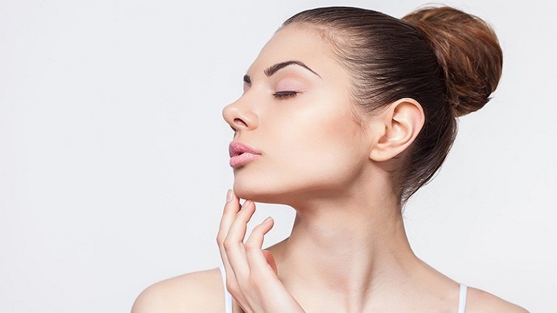 Quel spray nasal est recommandé après une rhinoplastie ultrasonique ?