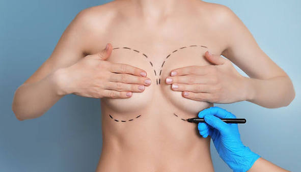 Augmentation mammaire sous anesthésie locale : la chirurgie éveillée présentée par le Dr Youssef Gam